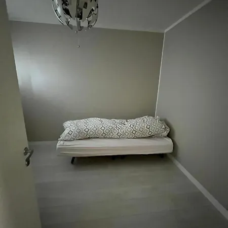 15 Min By Walk From * Лёренскуг